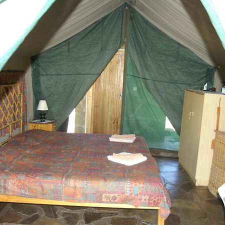 轶图丝山林小屋 Usakos 外观 照片