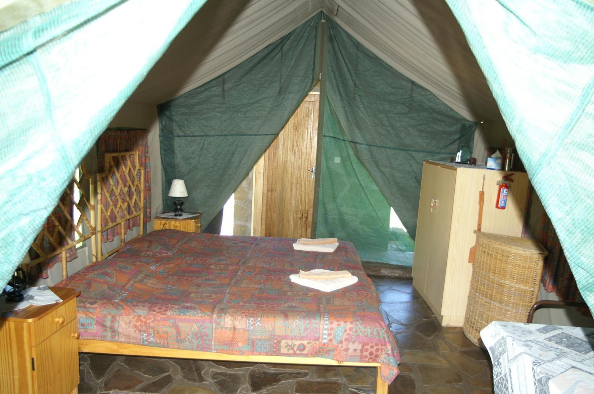 轶图丝山林小屋 Usakos 外观 照片