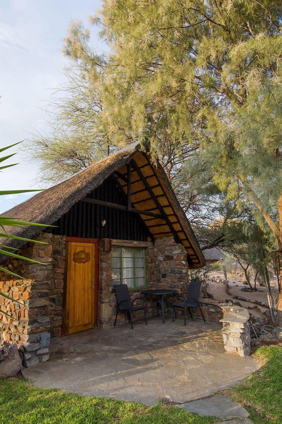 轶图丝山林小屋 Usakos 外观 照片